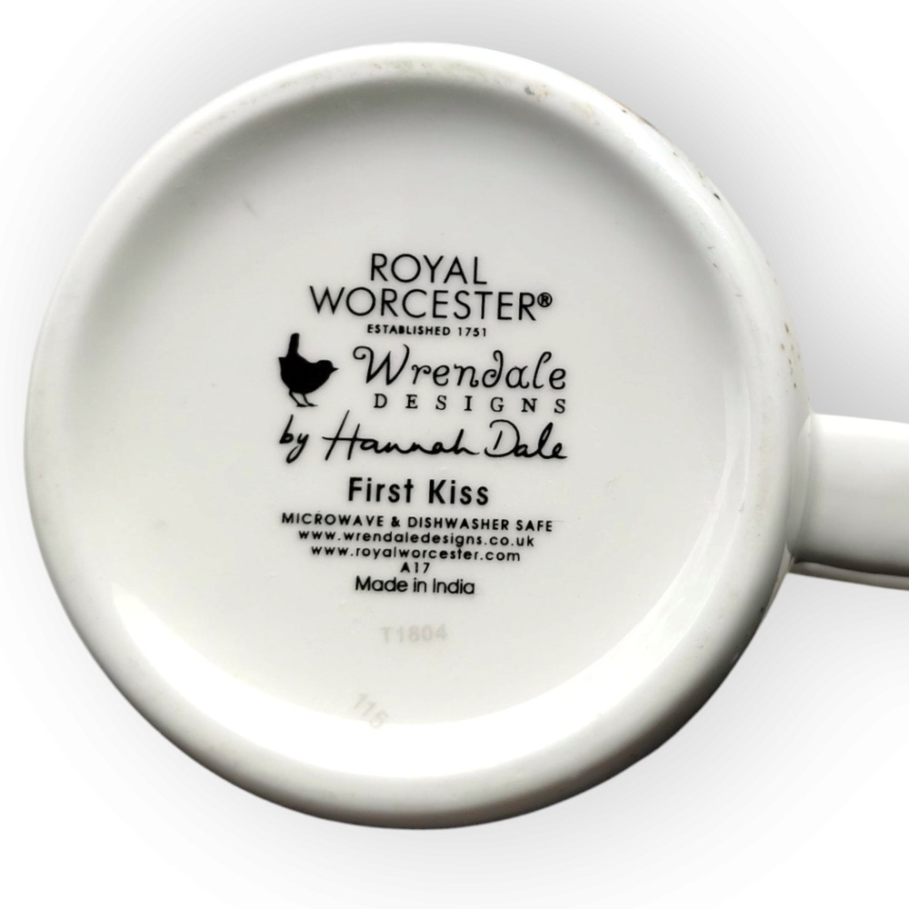 Royal Worcester Wrendale Designs Giraffe First Kiss Momma and Baby - Picture 7 of 7